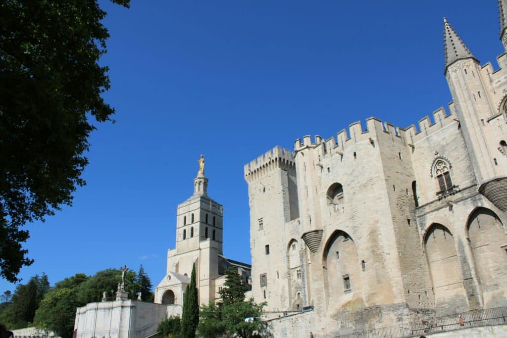 Palais des Papes à Avignon, photo Lottie Griffiths