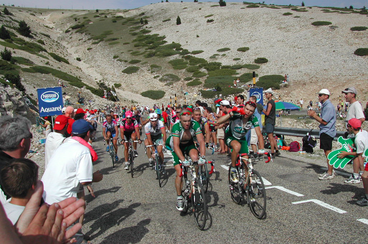 Erik Zabel, Christophe Mengin, Stuart O'Grady and some more cyclists. Tour de France 2002, Mont Ventoux, photo Christopher Voitus