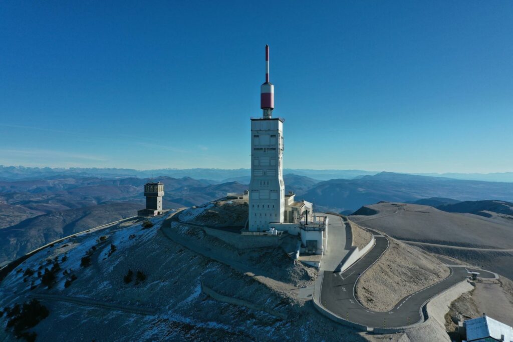 La tour météorologique du Mont Ventoux Vaucluse photo Drone Next Level
