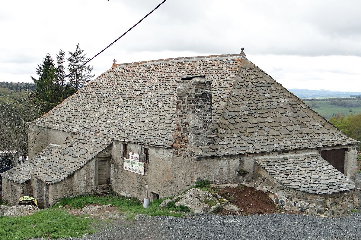 Mont_Gerbier_de_Jonc_-1 Mont Gerbier de Jonc - Ferme de la source de la Loire photo de MOSSOT